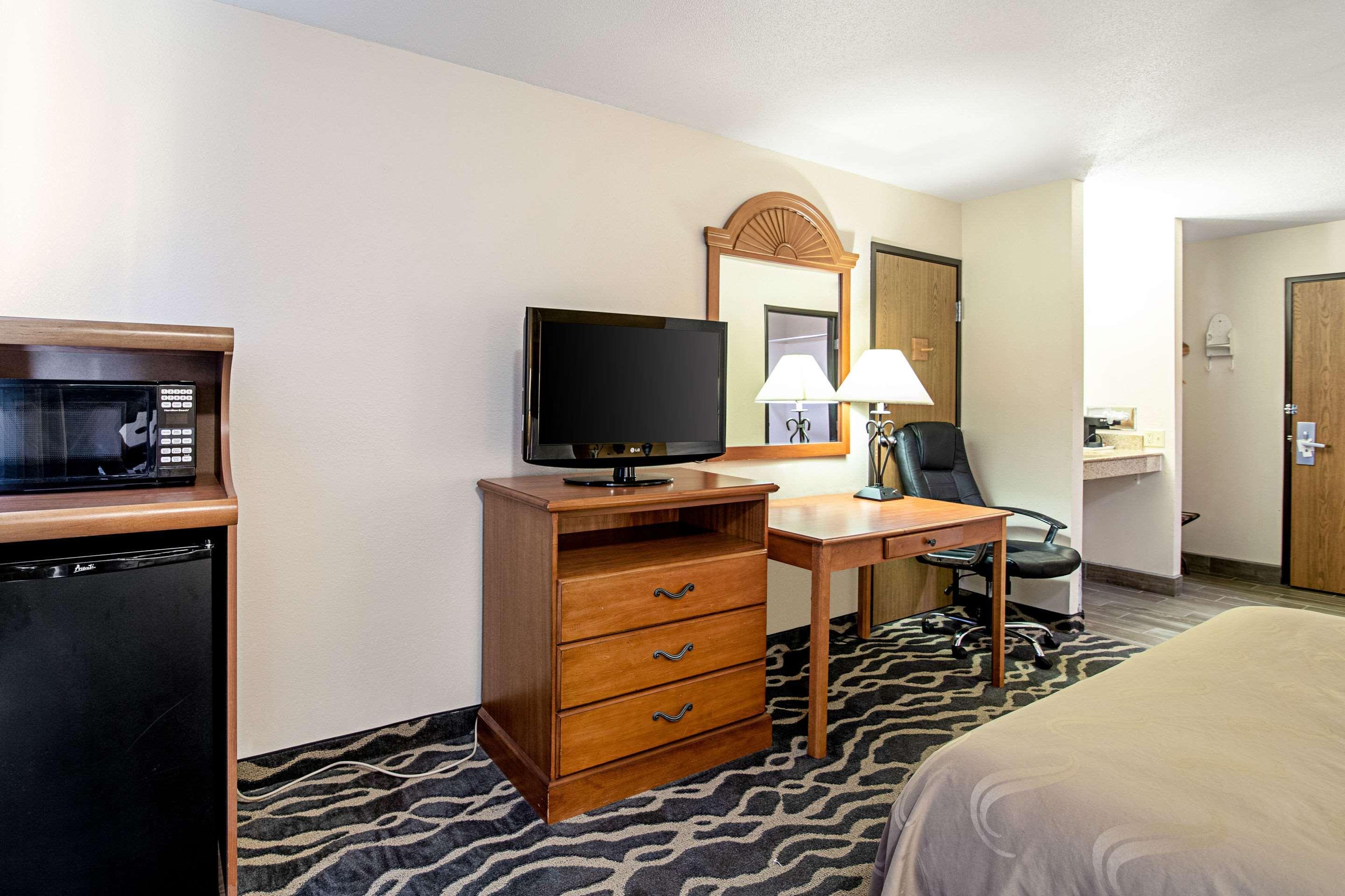 Quality Inn Huron Εξωτερικό φωτογραφία