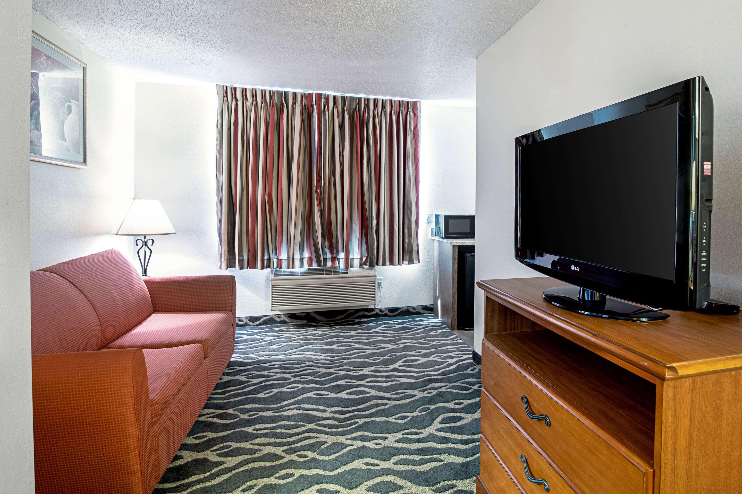 Quality Inn Huron Εξωτερικό φωτογραφία