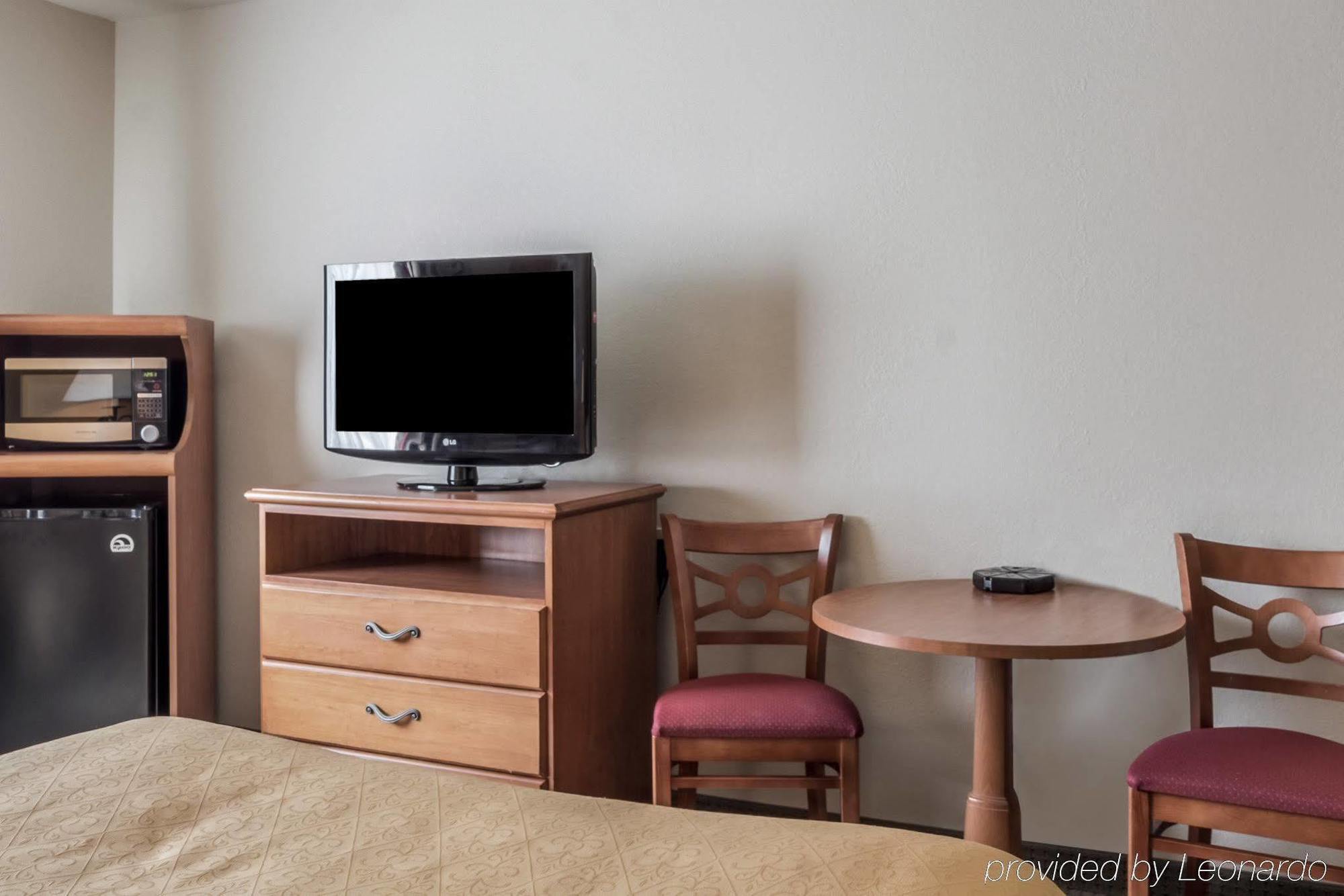 Quality Inn Huron Εξωτερικό φωτογραφία