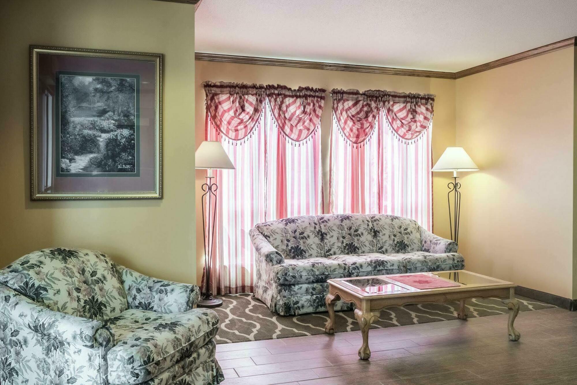 Quality Inn Huron Εξωτερικό φωτογραφία